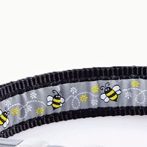 Black Bee Dog Lead by Red Dingo