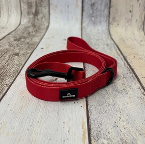 Doghouse Everyday Essential Lead in Red